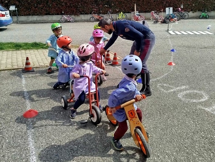 Polizia Stradale di Cuneo, educazione stradale per 1.700 studenti con i progetti Icaro e Bici Scuola Polizia Stradale di Cuneo, educazione stradale per 1.700 studenti con i progetti Icaro e Bici Scuola