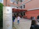Un'immagine dello scorso settembre: il primo giorno di scuola all'Istituto Einaudi di Alba