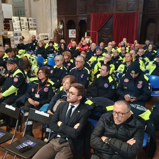 Alba, più fondi alla Protezione Civile: la Giunta rassicura, il consigliere Bolla sospende l'ordine del giorno Alba, più fondi alla Protezione Civile: la Giunta rassicura, il consigliere Bolla sospende l'ordine del giorno