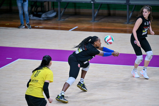 La schiacciatrice Jessica Rivero in azione (foto di Danilo Ninotto) La schiacciatrice Jessica Rivero in azione (foto di Danilo Ninotto)