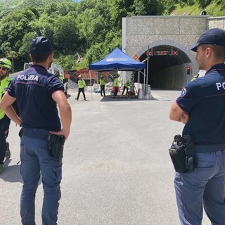 Esercitazione nel Tunnel di Tenda, testato il piano di soccorso Italia-Francia Esercitazione nel Tunnel di Tenda, testato il piano di soccorso Italia-Francia