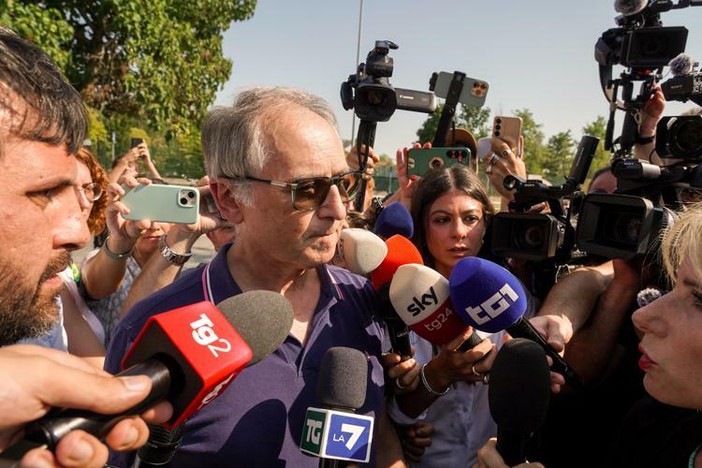 Mario Roggero all'arrivo in carcere, nel luglio scorso (foto Adnkronos) Mario Roggero all'arrivo in carcere, nel luglio scorso (foto Adnkronos)