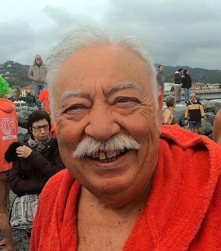 A Savona i funerali di Roberto Giuria, odontoiatra originario di Ceva e presidente dei Nuotatori del Tempo Avverso