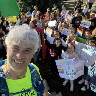 L'assessore Roberto Cavallo, durante una tappa dell'iniziativa  Keep Clean and Run, svoltasi a ottobre 2025