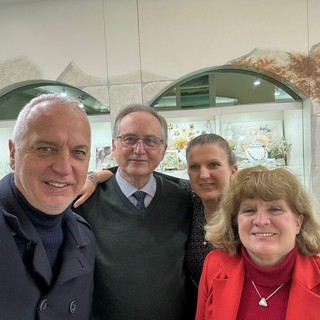 Nella foto d'archivio, il senatore del Carroccio in visita alla gioielleria di Grinzane nel febbraio 2023