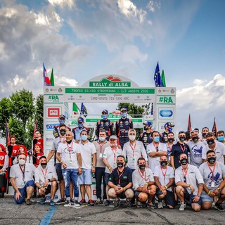 Il Cinzano Rally Team sul podio 2020: la forza del gruppo.