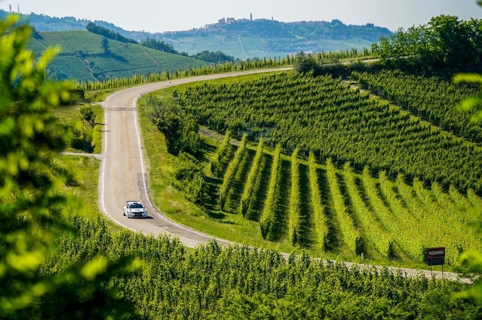 MOTORI / Le colline UNESCO abbracciano il Rally Regione Piemonte MOTORI / Le colline UNESCO abbracciano il Rally Regione Piemonte