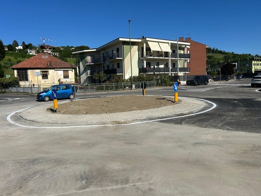 La rotatoria tra via Rio Misureto e via Verdi era stata chiusa per i lavori dello scolmatore La rotatoria tra via Rio Misureto e via Verdi era stata chiusa per i lavori dello scolmatore