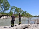 Le ricerche dei volontari di Abdou Ngom nella spiaggia dei Cristalli Le ricerche dei volontari di Abdou Ngom nella spiaggia dei Cristalli