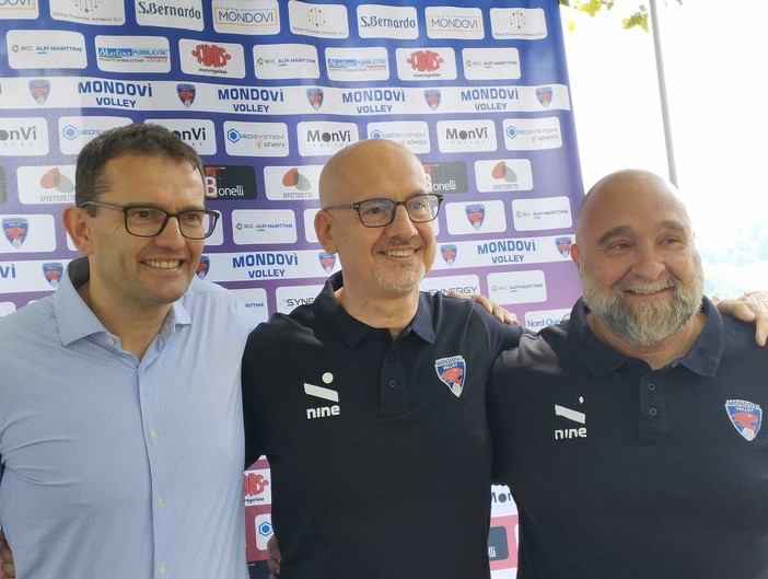 VOLLEY B1F / Il neo allenatore Daniele Sciarrotta si presenta e punta in alto con i suoi principi: "Volontà, entusiasmo e determinazione" (VIDEO) VOLLEY B1F / Il neo allenatore Daniele Sciarrotta si presenta e punta in alto con i suoi principi: "Volontà, entusiasmo e determinazione" (VIDEO)