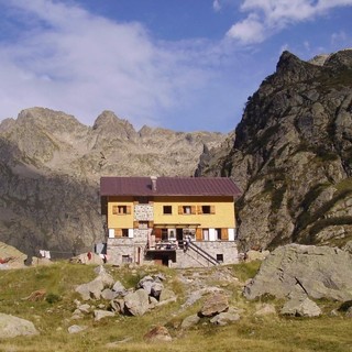 L'uomo doveva raggiungere il Rifugio Genova, ma è tornato al Baus