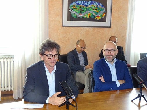 Il presidente della Provincia Luca Robaldo con il presidente di Cogesi Emanuele Di Caro Il presidente della Provincia Luca Robaldo con il presidente di Cogesi Emanuele Di Caro
