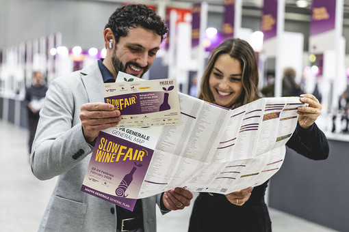 “Il vino oltre il bicchiere”: Zuppi e Petrini alla Slow Wine Fair con i giovani vignaioli