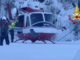Cade in una zona impervia con lo snowboard: intervento dell'elicottero dei vigili del fuoco [VIDEO]