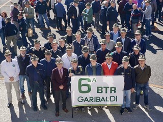 Momenti del 29° raduno degli Artiglieri del Gruppo Aosta - foto Paola Ravazzi Momenti del 29° raduno degli Artiglieri del Gruppo Aosta - foto Paola Ravazzi