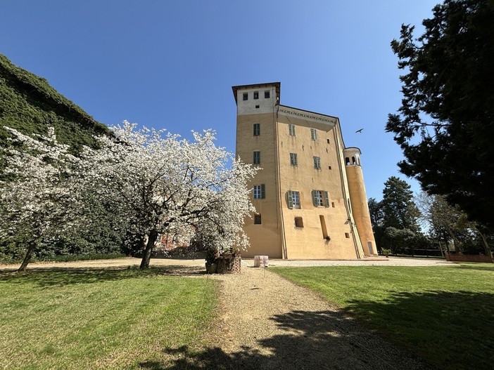 Il Castello di Sanfrè apre le sue porte: un giorno tra storia, affreschi cinquecenteschi e sapori di Quaresima