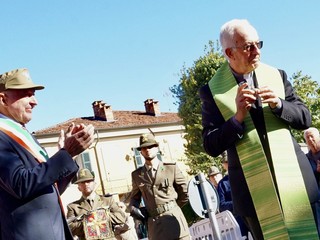 Momenti del 29° raduno degli Artiglieri del Gruppo Aosta - foto Paola Ravazzi Momenti del 29° raduno degli Artiglieri del Gruppo Aosta - foto Paola Ravazzi