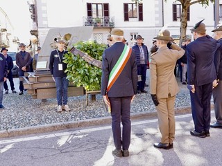 Momenti del 29° raduno degli Artiglieri del Gruppo Aosta - foto Paola Ravazzi Momenti del 29° raduno degli Artiglieri del Gruppo Aosta - foto Paola Ravazzi