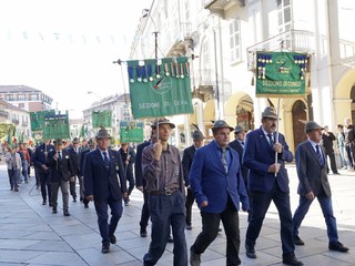 Momenti del 29° raduno degli Artiglieri del Gruppo Aosta - foto Paola Ravazzi Momenti del 29° raduno degli Artiglieri del Gruppo Aosta - foto Paola Ravazzi