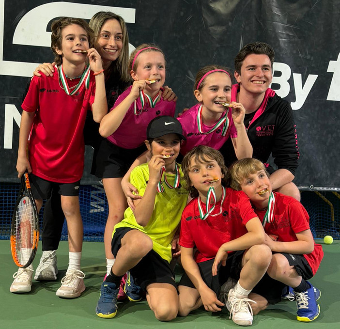 TENNIS / La VTT Lagnasco conquista il titolo regionale giovanile Super Orange: trionfo degli under 10