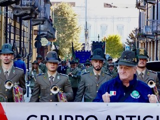 Momenti del 29° raduno degli Artiglieri del Gruppo Aosta - foto Paola Ravazzi Momenti del 29° raduno degli Artiglieri del Gruppo Aosta - foto Paola Ravazzi