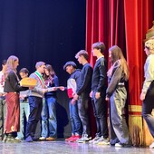 Alba accoglie i neo maggiorenni con la consegna della Costituzione