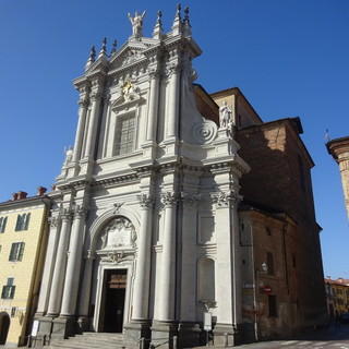 In foto la chiesa parrocchiale di S. Andrea Apostolo a Bra