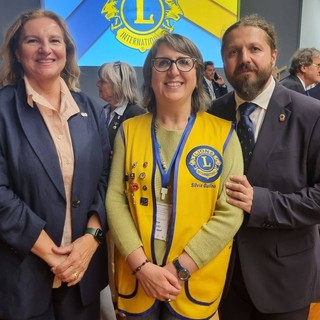 Silvia Gullino del LC Bra Host tra Mauro Imbrenda e Nicoletta Nati Silvia Gullino del LC Bra Host tra Mauro Imbrenda e Nicoletta Nati