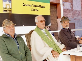 Momenti del 29° raduno degli Artiglieri del Gruppo Aosta - foto Paola Ravazzi Momenti del 29° raduno degli Artiglieri del Gruppo Aosta - foto Paola Ravazzi