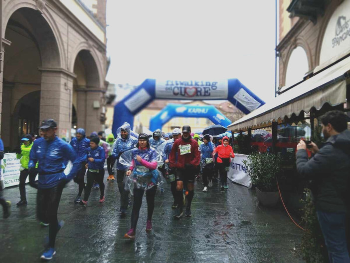 Saluzzo,il via del 23° Fitwalking del cuore