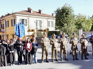 Momenti del 29° raduno degli Artiglieri del Gruppo Aosta - foto Paola Ravazzi Momenti del 29° raduno degli Artiglieri del Gruppo Aosta - foto Paola Ravazzi