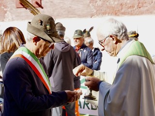 Momenti del 29° raduno degli Artiglieri del Gruppo Aosta - foto Paola Ravazzi Momenti del 29° raduno degli Artiglieri del Gruppo Aosta - foto Paola Ravazzi