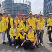 Il gruppo dei cuneesi alla manifestazione che ha portato in piazza a Strasburgo i giovani agricoltori della principale organizzazione d’Italia e d’Europa Il gruppo dei cuneesi alla manifestazione che ha portato in piazza a Strasburgo i giovani agricoltori della principale organizzazione d’Italia e d’Europa