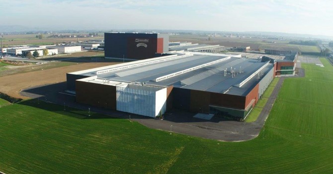 L'attuale stabilimento Panealba, ex Klinker Sire, lungo l'autostrada Torino-Savona