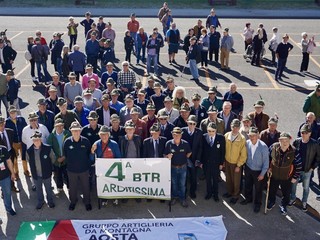 Momenti del 29° raduno degli Artiglieri del Gruppo Aosta - foto Paola Ravazzi Momenti del 29° raduno degli Artiglieri del Gruppo Aosta - foto Paola Ravazzi