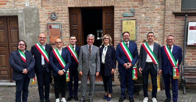 Sicurezza, Pnrr e caporalato: i sindaci delle Langhe incontrano prefetto e questore a Neive Sicurezza, Pnrr e caporalato: i sindaci delle Langhe incontrano prefetto e questore a Neive