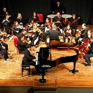 Il pianista Christian Pastorino con l'Orchestra Alba Filarmonica (Credit photo Mauro Ravera) Il pianista Christian Pastorino con l'Orchestra Alba Filarmonica (Credit photo Mauro Ravera)