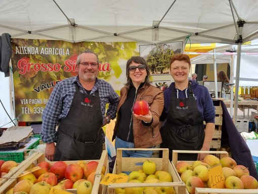 In foto il Mercato della Terra di Bra, in programma ogni terza domenica del mese In foto il Mercato della Terra di Bra, in programma ogni terza domenica del mese