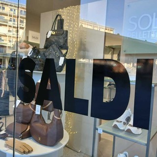 Shopping, ultima chiamata: il 28 febbraio terminano i saldi invernali