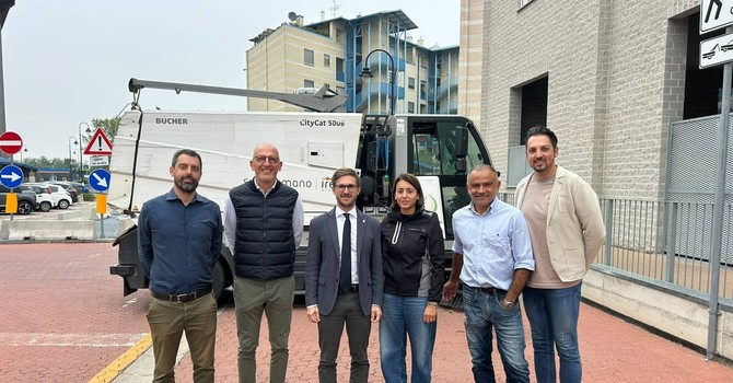 Il sindaco Gatto con Enrico Truffa Giachet, Diego Bruno, Lisa Boni San Germano e Fabio Massetti, Gianluca Piu Il sindaco Gatto con Enrico Truffa Giachet, Diego Bruno, Lisa Boni San Germano e Fabio Massetti, Gianluca Piu