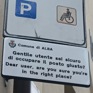 I cartelli installati dall'Amministrazione in 12 parcheggi per disabili