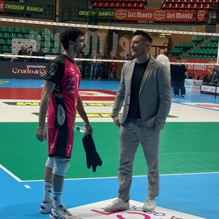 Felice Sette e il presidente di Cuneo Volley Gabriele Costamagna dopo la partita
