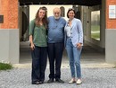 Gribaudo, Petrini e Schlein di fronte all'ingresso dell'Università di Scienze Gastronomiche di Pollenzo