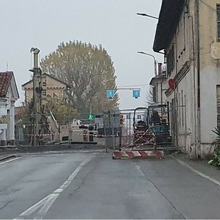 I lavori per il nuovo ponte di via Alba, sul torrente Mellea, si protrarranno fino alla primavera I lavori per il nuovo ponte di via Alba, sul torrente Mellea, si protrarranno fino alla primavera