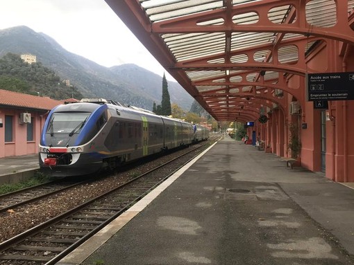 Cuneo-Ventimiglia, a Breil manca il dirigente e la linea va in tilt: 111 minuti di ritardo