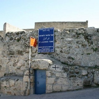 In foto la tomba di Lazzaro, a Betania