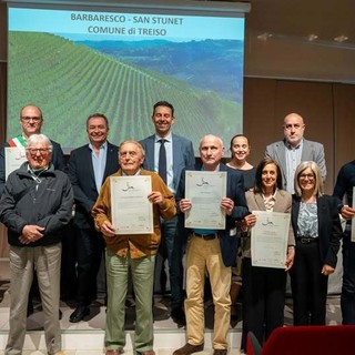 A Treiso il primo “Omaggio” al paesaggio Unesco: premiati i viticoltori del versante San Stunet