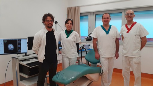 Asl CN2 introduce la stimolazione magnetica transcranica per curare il gioco d'azzardo patologico e la dipendenza da cocaina Asl CN2 introduce la stimolazione magnetica transcranica per curare il gioco d'azzardo patologico e la dipendenza da cocaina