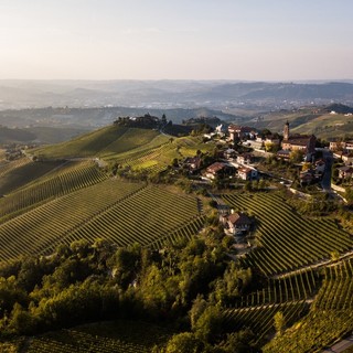 Una veduta di Treiso, nelle Langhe (archivio Ente Turismo Lmr)