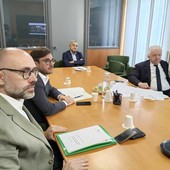 Da sinistra, collegati dalla sede Aca di Alba, il presidente provinciale Luca Robaldo, il sindaco Alberto Gatto, il presidente Aca e coordinatore Tavolo delle Autonomie Giuliano Viglione e l'avvocato Roberto Ponzio, vice presidente dell'Ordine Avvocati Alba Asti e rappresentante del Tavolo delle Autonomie Da sinistra, collegati dalla sede Aca di Alba, il presidente provinciale Luca Robaldo, il sindaco Alberto Gatto, il presidente Aca e coordinatore Tavolo delle Autonomie Giuliano Viglione e l'avvocato Roberto Ponzio, vice presidente dell'Ordine Avvocati Alba Asti e rappresentante del Tavolo delle Autonomie